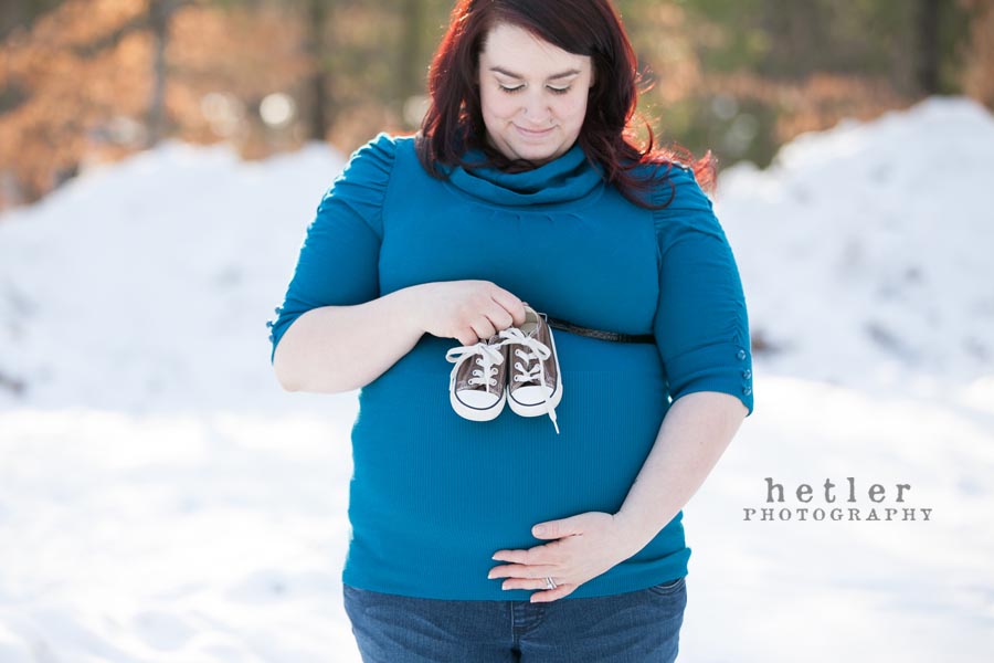 winter maternity photography 00012