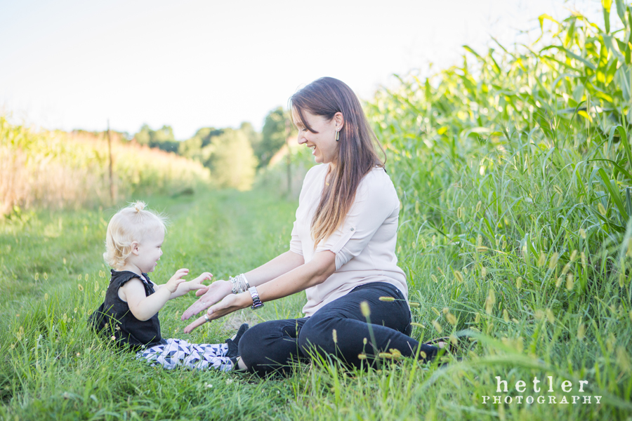 grand rapids family photography in cornfield 0004