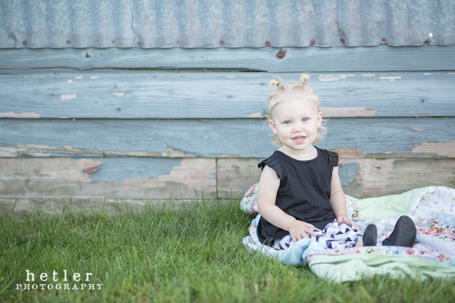 grand rapids family photography in cornfield 0008