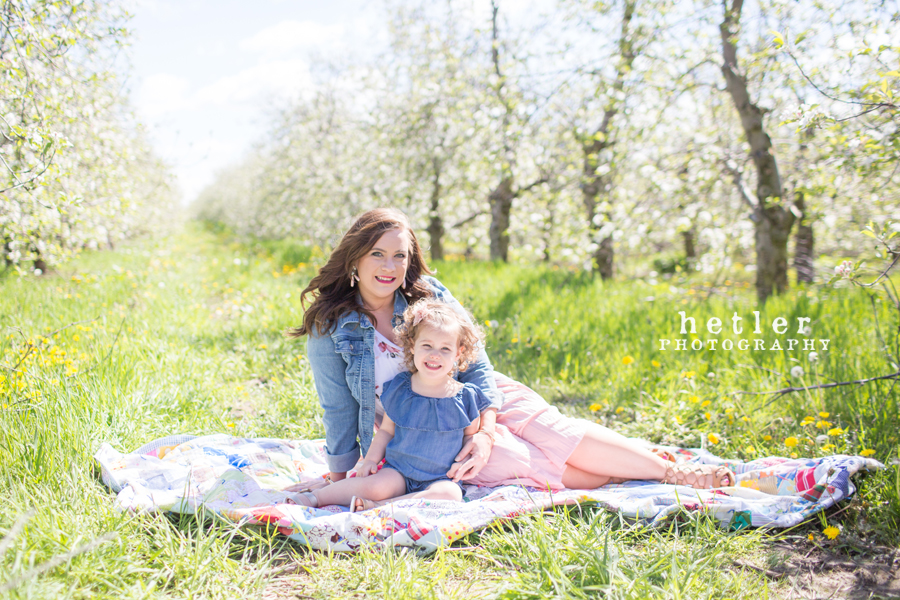 grand rapids family photography in the spring apple orchard 0002