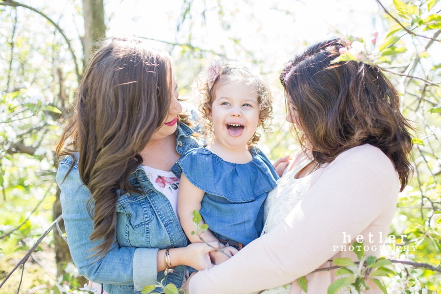 grand rapids family photography in the spring apple orchard 0011