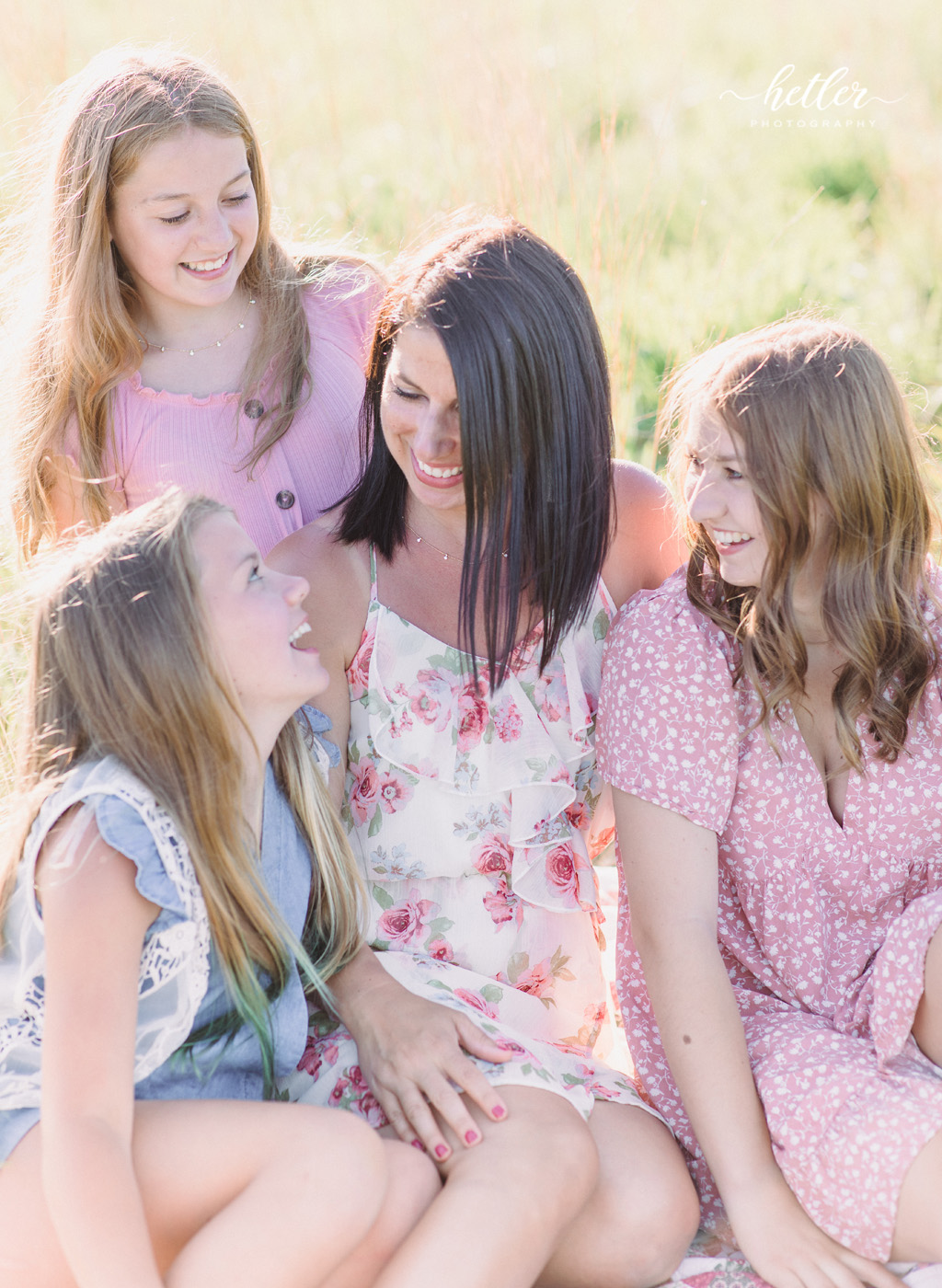 Fremont, Michigan spring family photos with the perfect family photo outfits