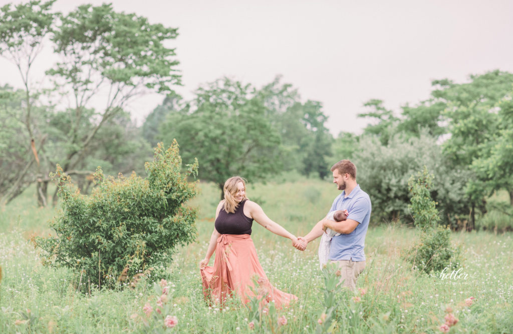 Summer newborn photos outdoors at Hager Park in Jenison Michigan