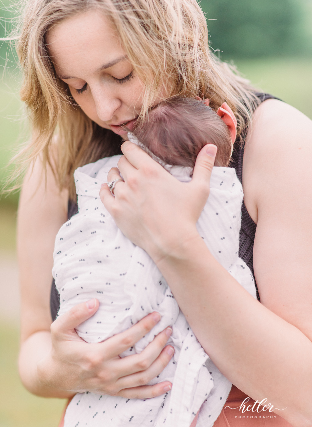 Summer newborn photos outdoors at Hager Park in Jenison Michigan