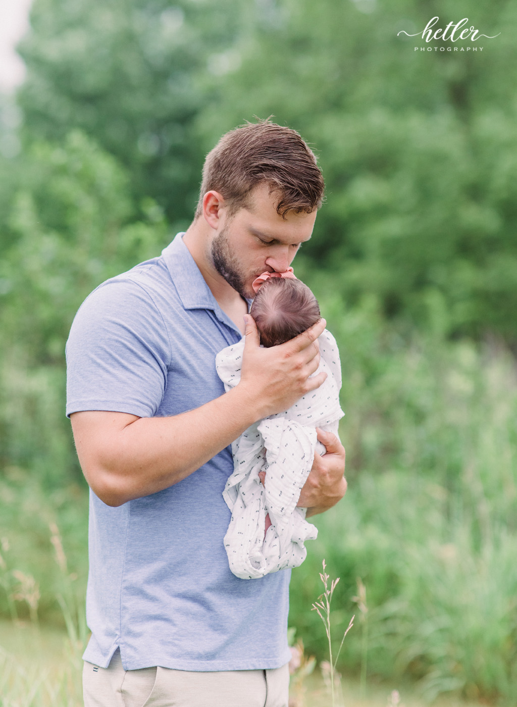 Summer newborn photos outdoors at Hager Park in Jenison Michigan