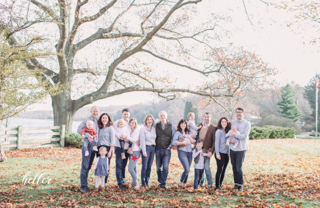 Extended family photo session in Manistee Michigan in autumn