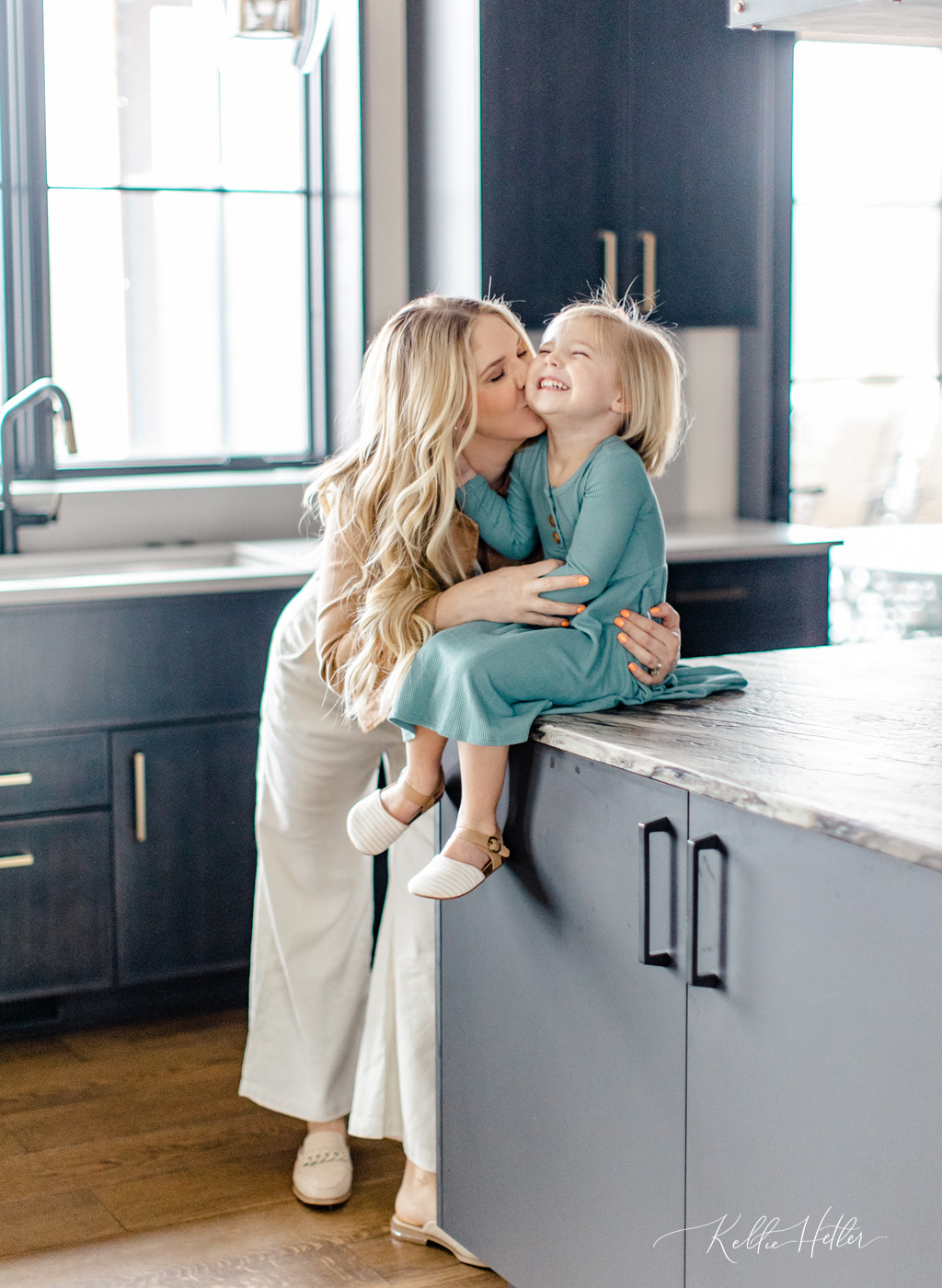 Grand Rapids family session at home with a sweet golden retriever