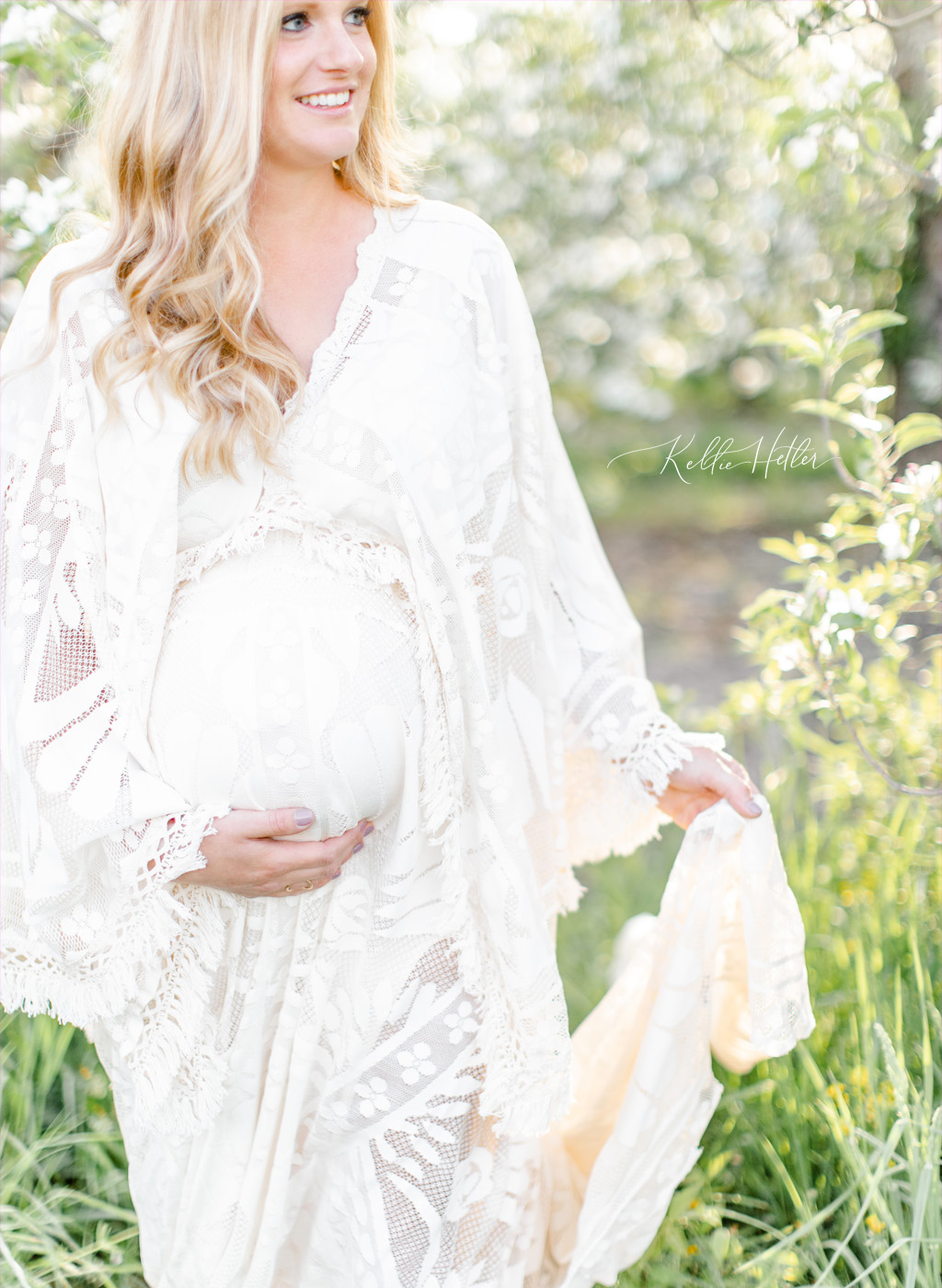 glowing maternity photos in grand rapids