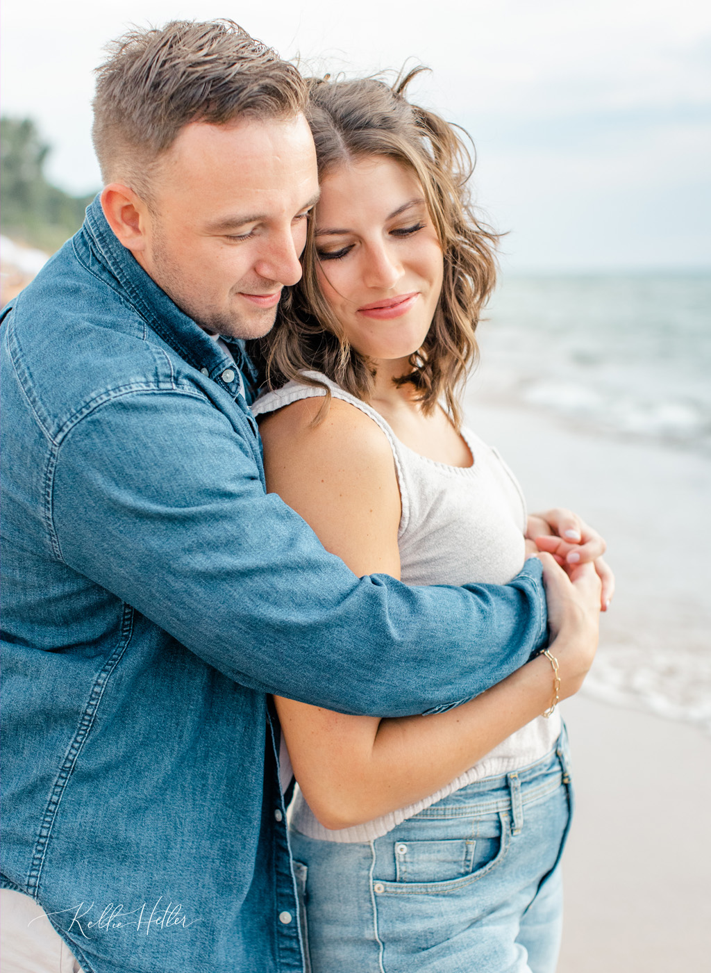 oval beach engagement pics