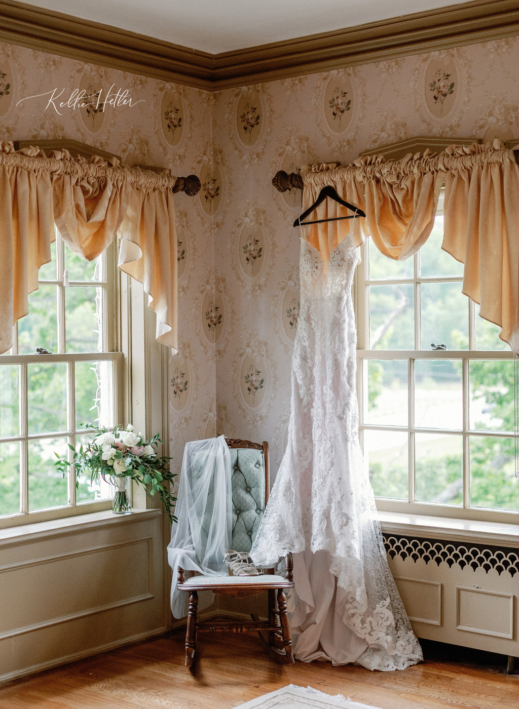 bridal suite at the felt mansion